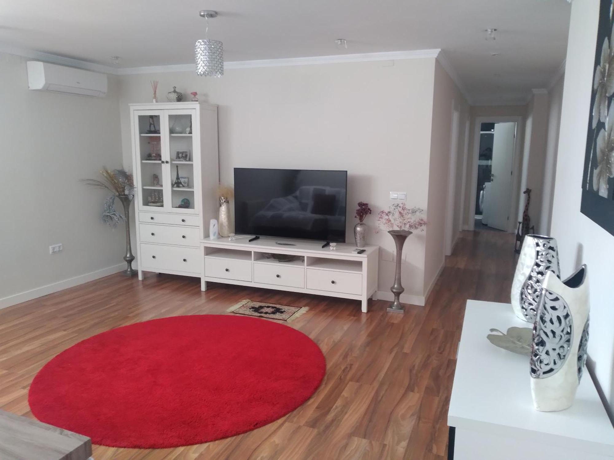Eden Apartment *